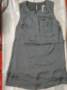 Sleek Grey Sleeveless Top with Pocket