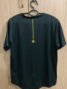 CULTSPORT Men's Black Graphic T-Shirt