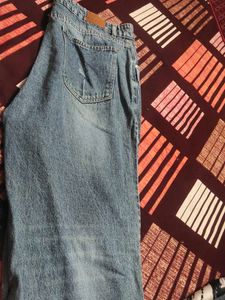Distressed Wide Leg Jeans combo
