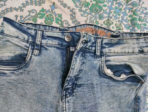 Stylish Light Wash Jeans