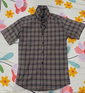 Men's Plaid Short Sleeve Button-Up Shirt