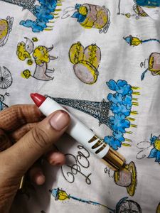 Myglamm perfect curves creamy matte lip crayon