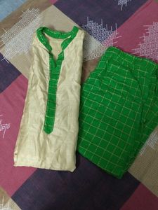 Sleeveless Ethnic Kurta