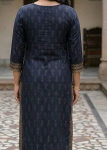Navy Blue Printed Straight Kurta with 3/4 Sleeves