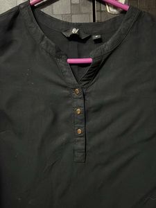 Chic Black Button-Up Tunic Top