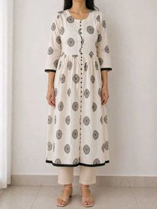 Anarkali Kurta/ A-line Elegant Ivory Printed