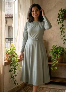 Elegant Light Sage Green Midi Dress with Pearl & B