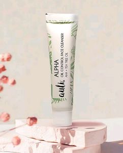 Auli Alpha Oil Control face Cleanser