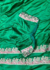 Green saree with border print
