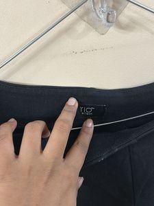 Stylish Black Pants with Zipper Detail