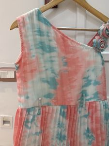 Tie-Dye One-Shoulder Pleated Dress