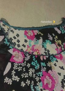 Merida Floral Top🩵🩷🤍