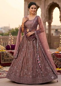 💜Embellished Lavender Silk Lehnga Set💜
