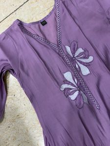 (S) Lilac Kurta Set with Floral Embroidery