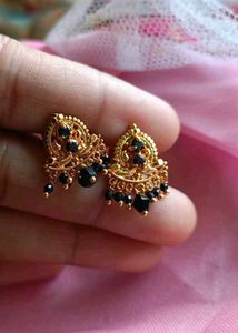 New Black Bead Earings