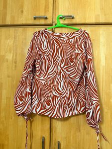 Stylish Printed Blouse with Balloon Sleeves