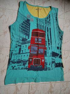 Graphic Print Sleeveless Top