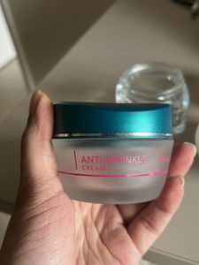 Face cream packaging