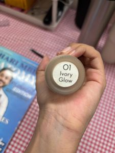 Mamaearth Glow Serum Foundation