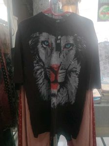 Lion Print Graphic Tee