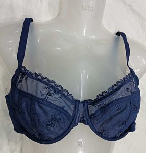 Elegant Navy Lace Underwired Bra