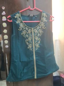 UNIQUE ♥️Embroidered Teal Sleeveless Kurta