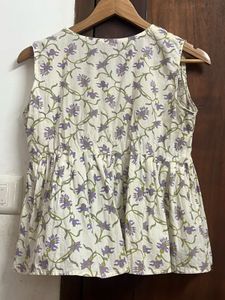 Floral Print Sleeveless Kurta Top