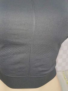 (100)Gray Cropped Workout Top
