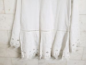 🎈NEW🎈White Embroidered Top