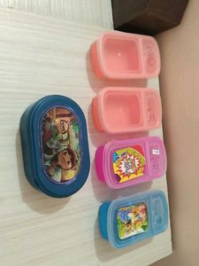 ⛱️Cute Cartoon Lunch Boxes - Set of 5