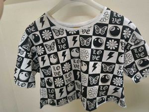 Black & White Graphic Crop Top