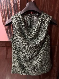 Stylish Sleeveless Leaf Print Top