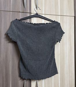36 H&amp;M OFF SHOULDER TOP