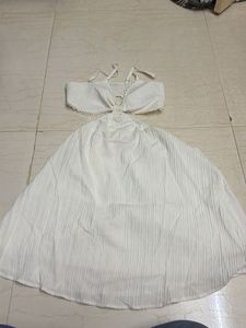 Chic White Cut-Out Midi Dress