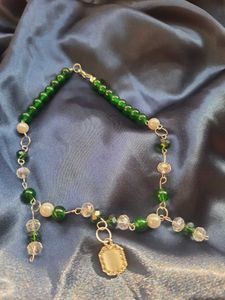 Handmade Emerald &amp; Pearl Beaded Necklace
