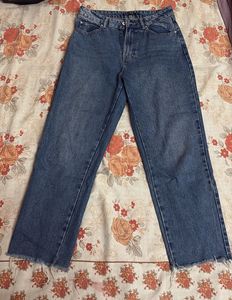 Trendy Blue Raw Hem Jeans
