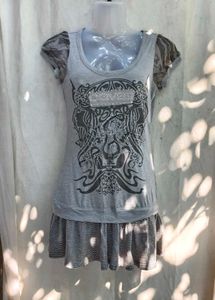 341110. Grey Embellished Graphic Print Top
