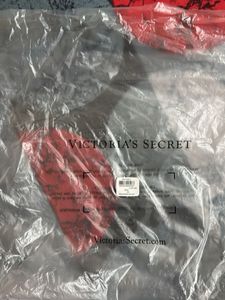 58% off brand new Victoria’s Secret Bag