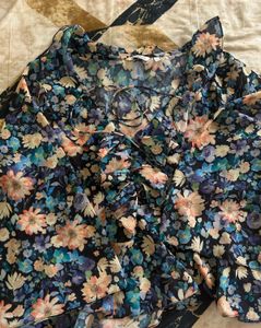 Floral Print Tie-Neck Top