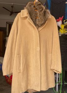 Chic Tan Wool Coat with Fur Collar