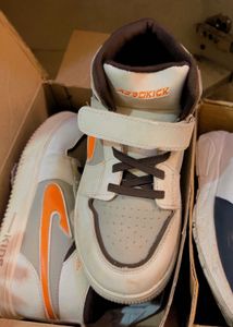 Kids Aerokick Sneakers