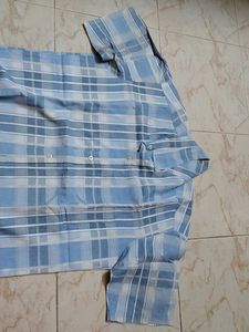 Newly stitched L Men's Blue Plaid Button-Up Shirt
