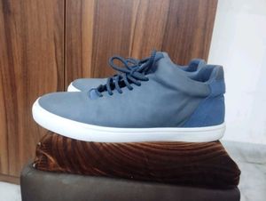Levi's Blue Suede leather sneakers. size UK 10