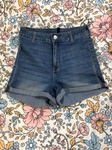 SKIRTS AND SHORTS