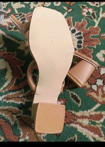 Chic Strappy Square Toe Heeled Sandals