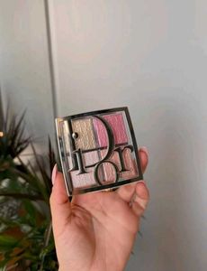 🌷DIOR HIGHLIGHTER 004🌷