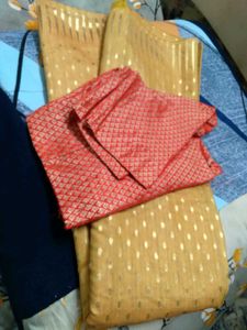 Beautiful Zari Jacquard Saree with Stitched Blouse