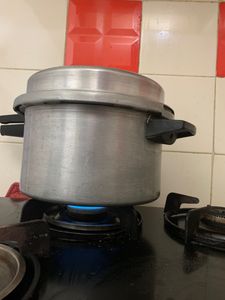 Prestige Aluminium Deluxe Cooker