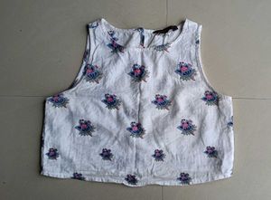DressBerry cute floral kurti top 🤍