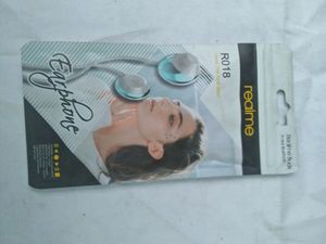 realme Earphones /earbuds
